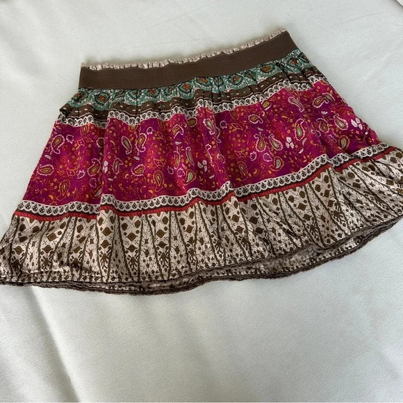 Women’s MUDD Y2K All Over Boho Mixed Print Flowy Knit Mini Skirt - Picture 2 of 6